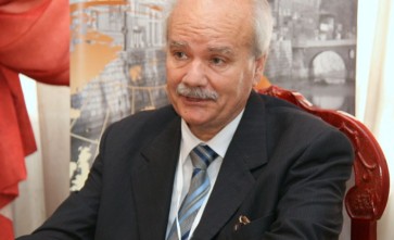 Dr. Muhamed Mufaku